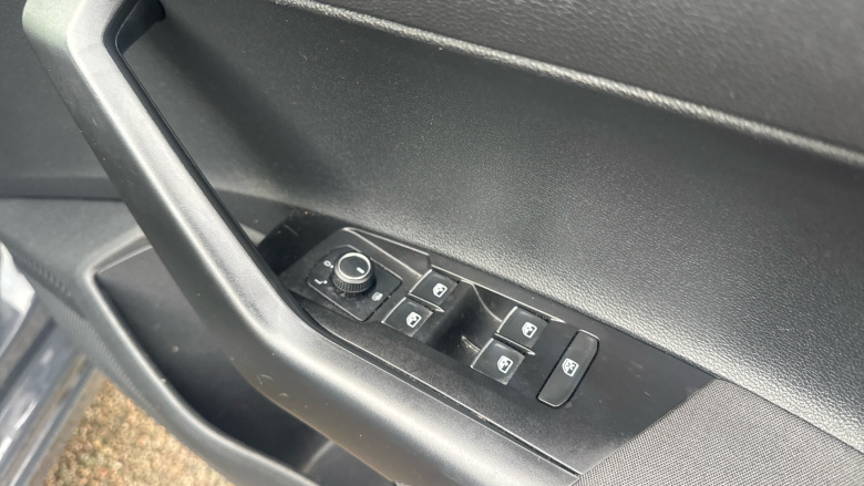 Volkswagen Polo 1.0 TSI 95 SE 5dr Petrol Hatchback